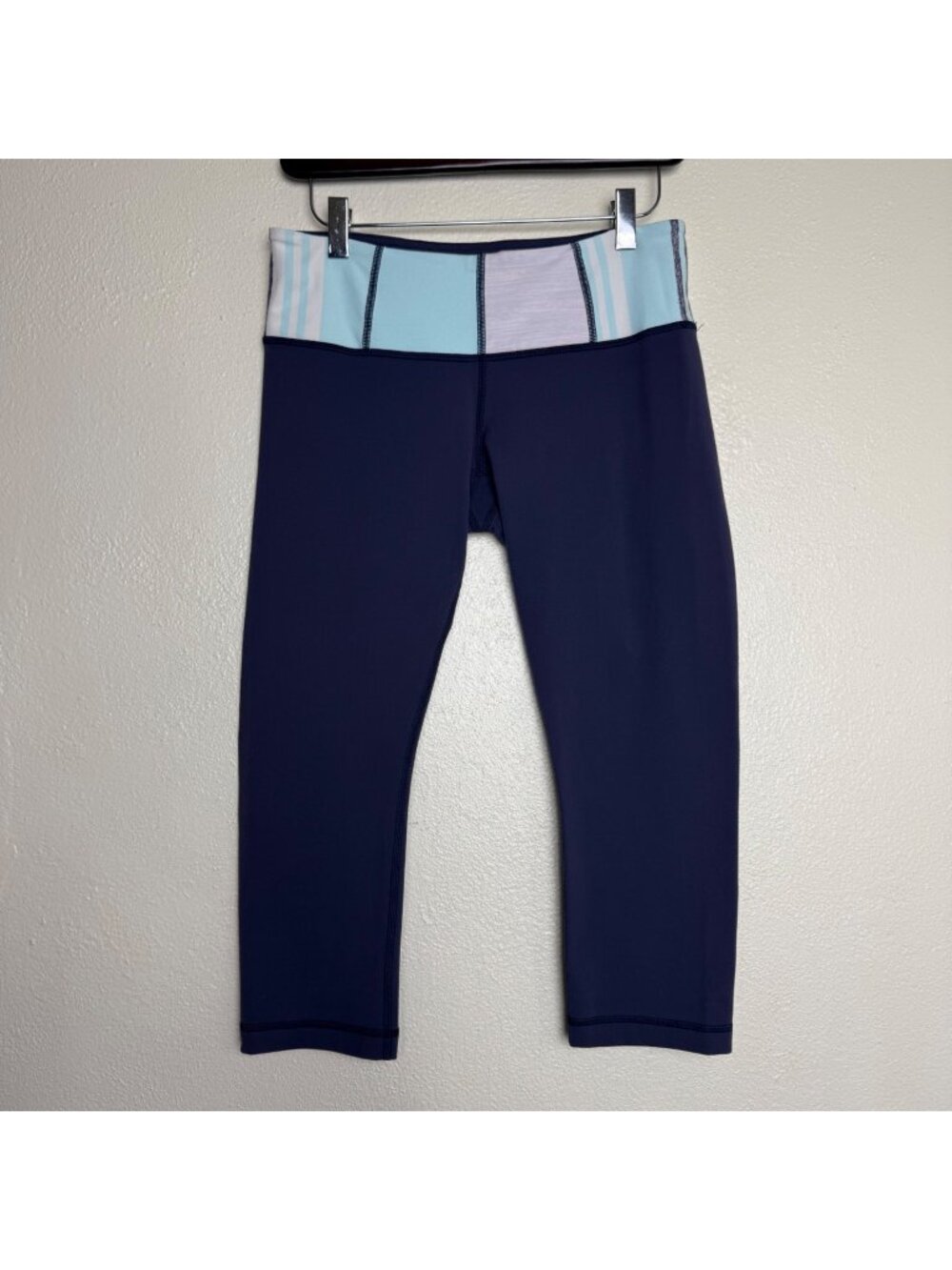 Lululemon Navy Cropped Leggings With Light Blue Colorblock Waistband Size 8